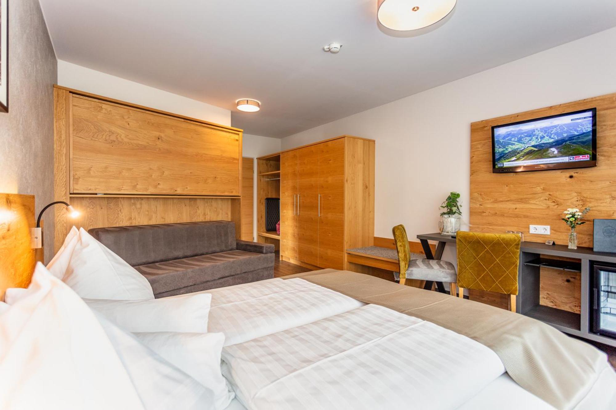 Large Double Room,1005822808:JPEG