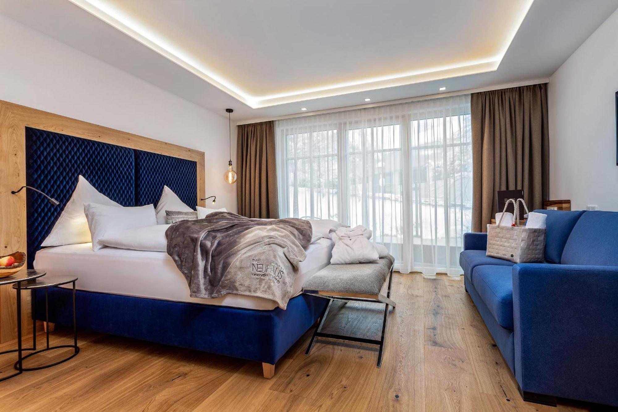 Junior Suite with Balcony,1516390576:JPEG