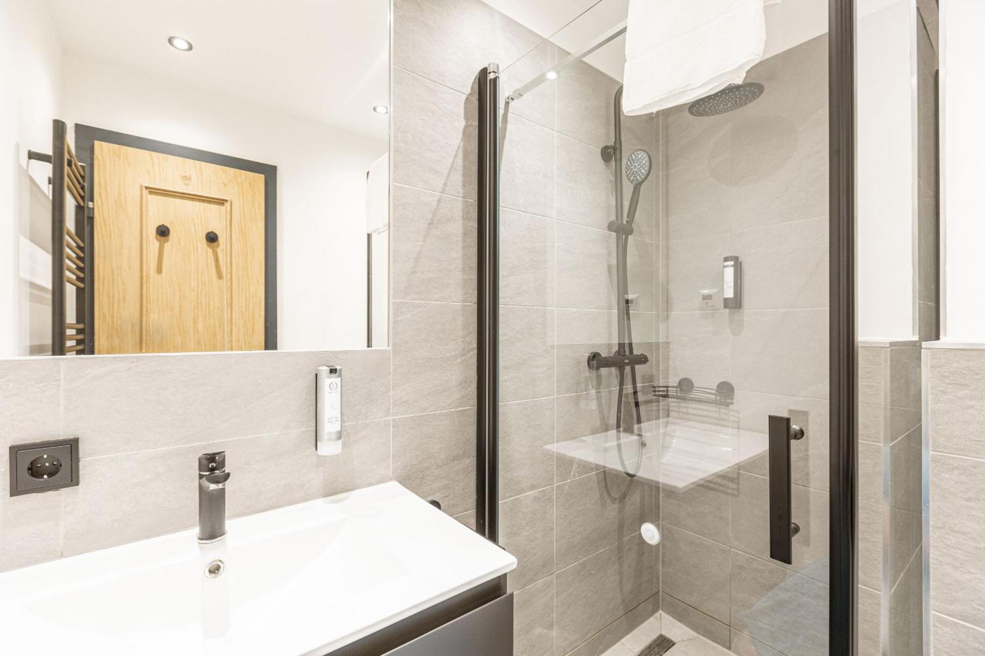 Two-Bedroom Suite IR-Sauna,1543599568:JPEG