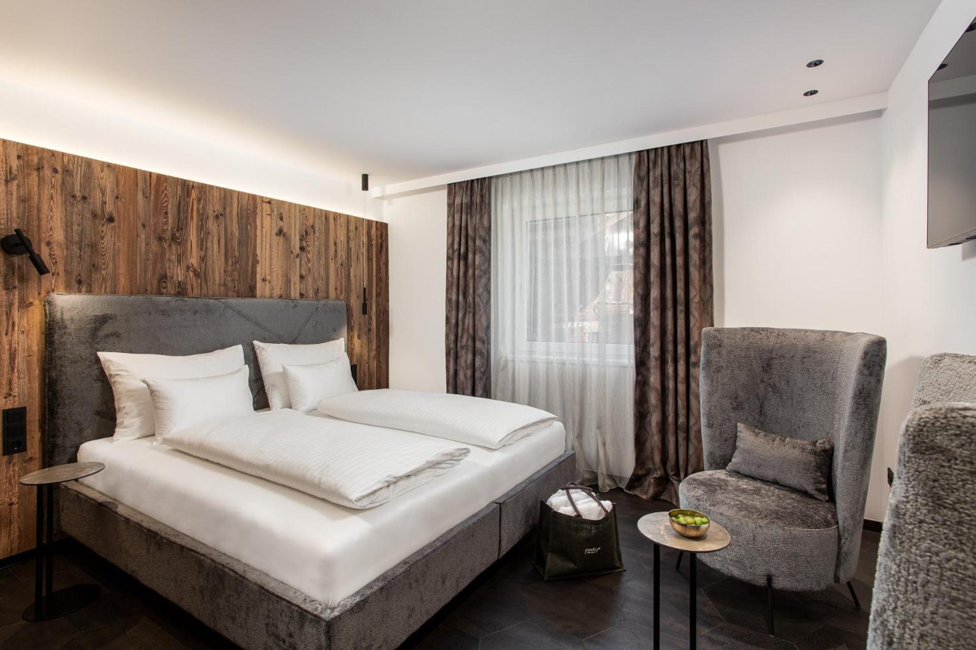 Double Room,1547645158:JPEG
