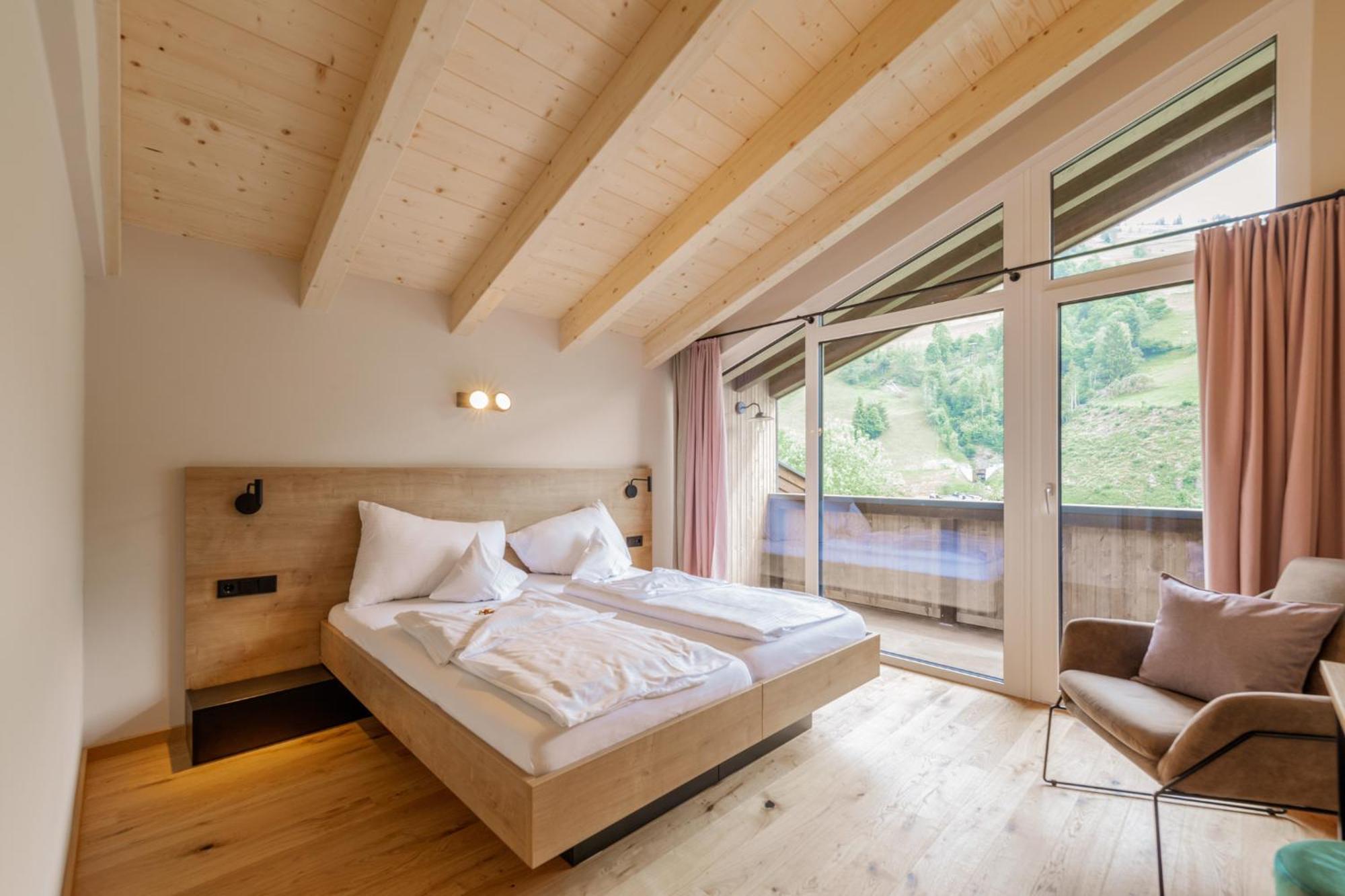 Premium Double Room,1559754910:JPEG